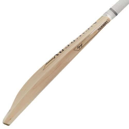 Newbery Legacy Pro Junior Cricket Bat Side