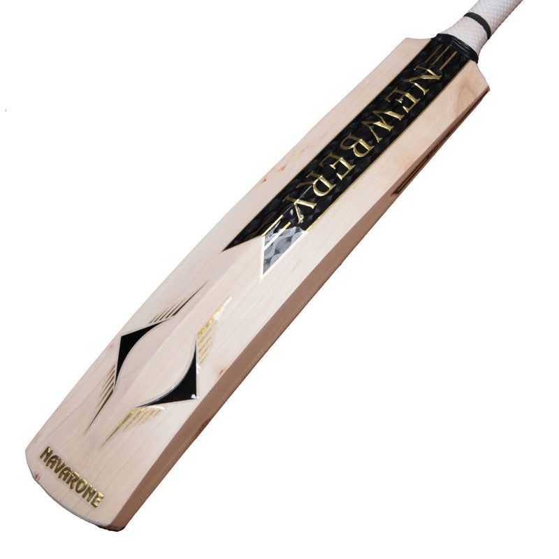 Newbery Navarone Player Junior Cricket Bat